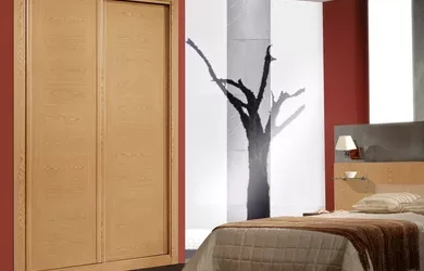 ¿PUERTAS ABATIBLES O PUERTAS CORREDERAS?