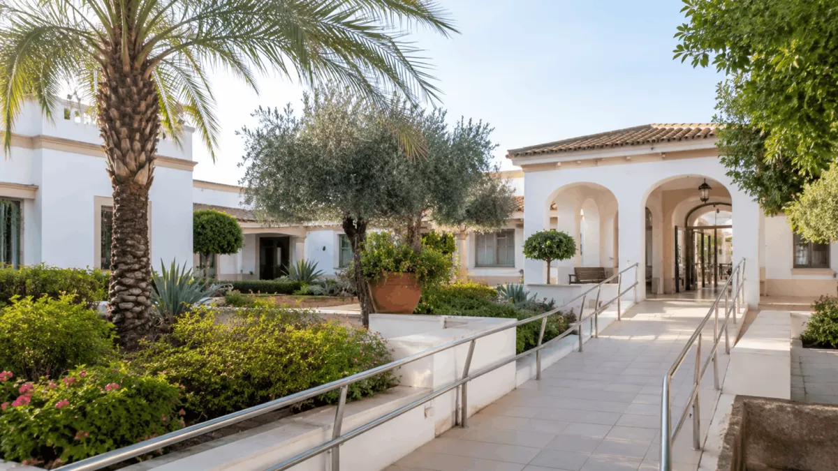 Residencia de ancianos Sevilla: qué valorar antes de elegir centro para una persona mayor 4 residencia ancianos espartinas sevilla cer espartinas