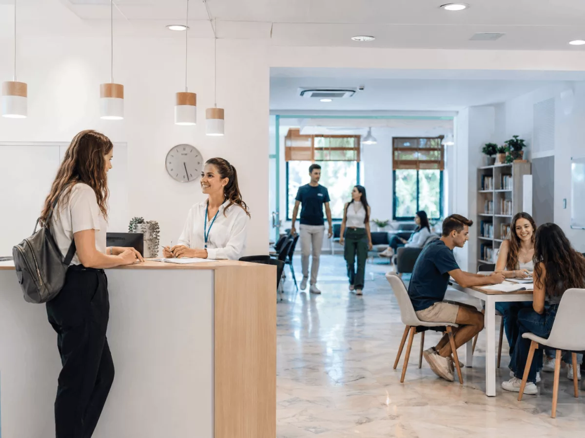 escuela idiomas sevilla instalaciones